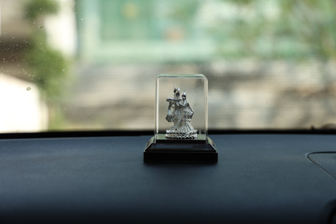 Silver Plated Car Dashboard Idol - 999 Silver