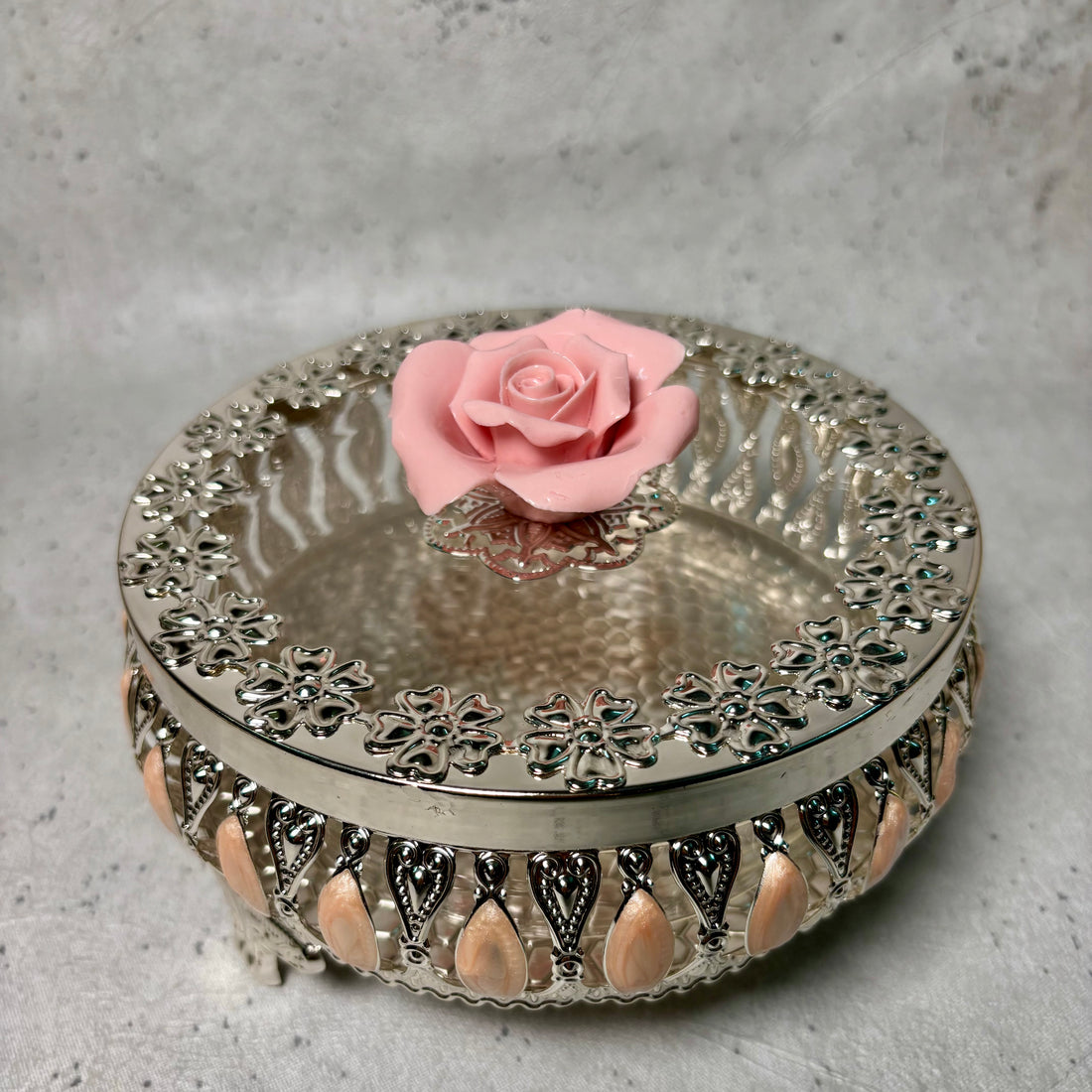 Rose Silver Round Gift Box